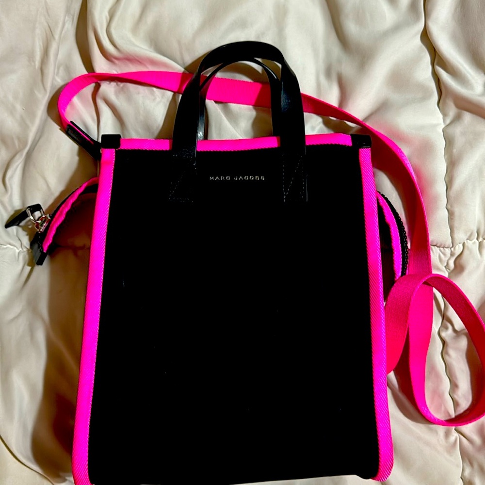 Cute Black and Pink Nylon Marc Jacobs Crossbody